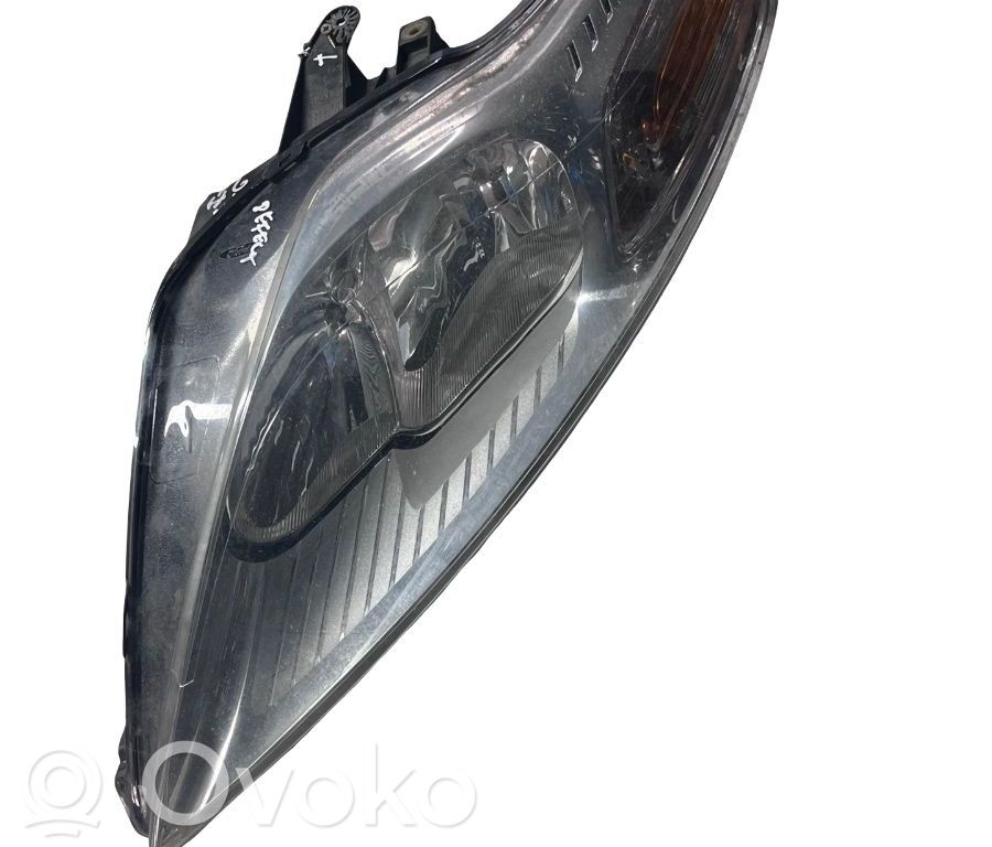 Ford Mondeo MK IV Phare frontale 