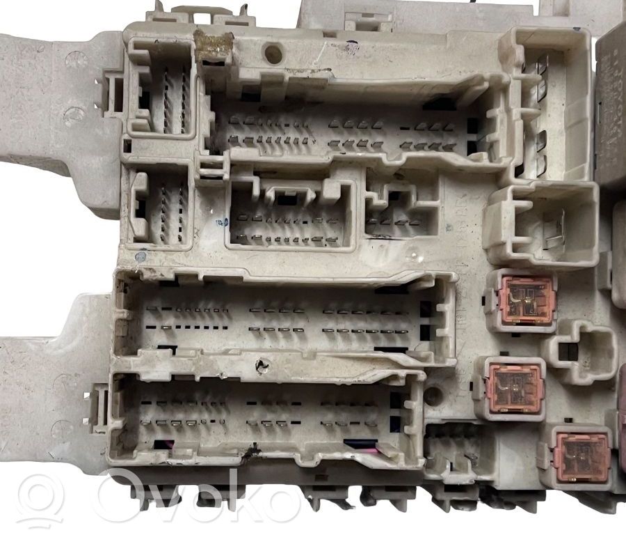 Fuse module   8273042010