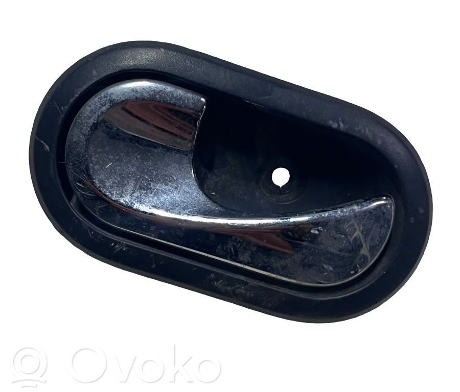 Dacia Duster Manecilla interna puerta delantera 