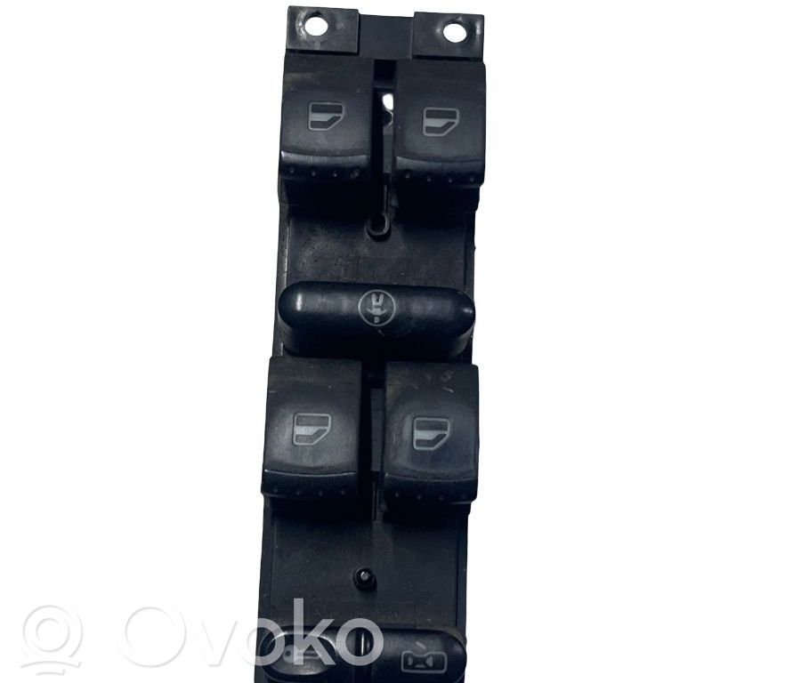 Electric window control switch   1J4959857