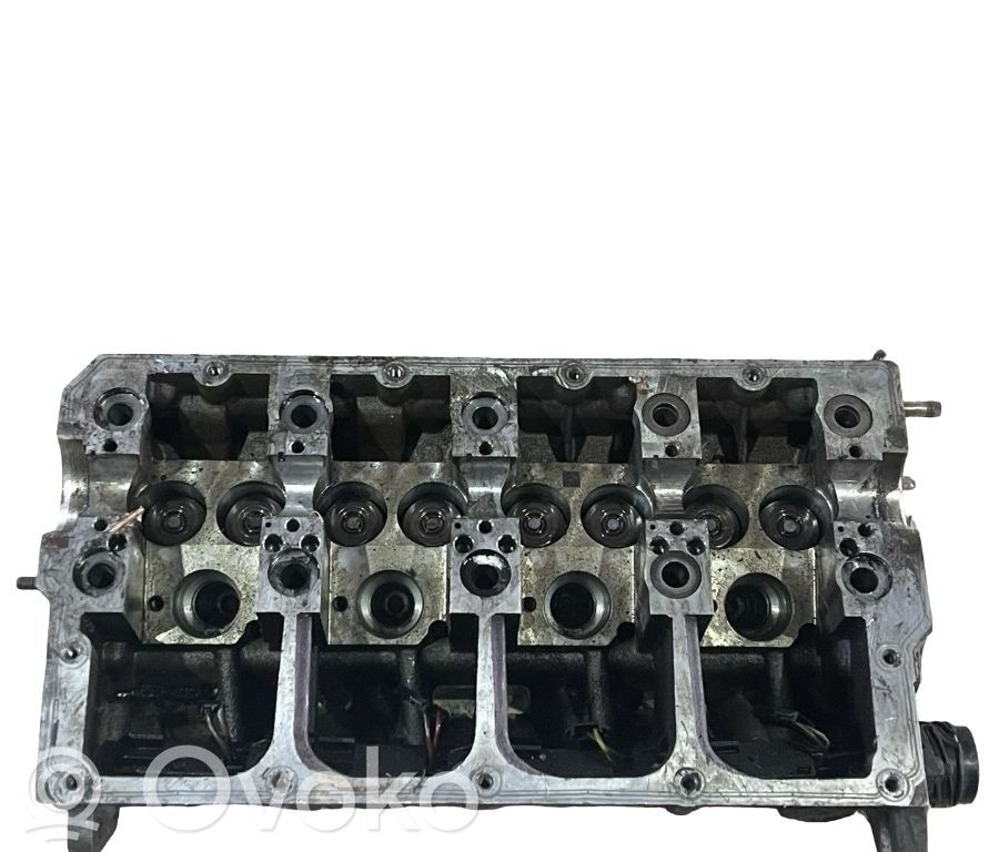 Culata del motor   038103373R