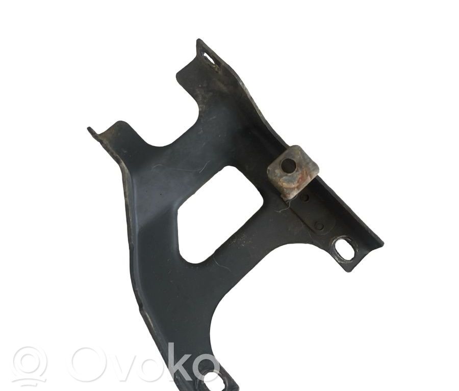 Engine mount bracket