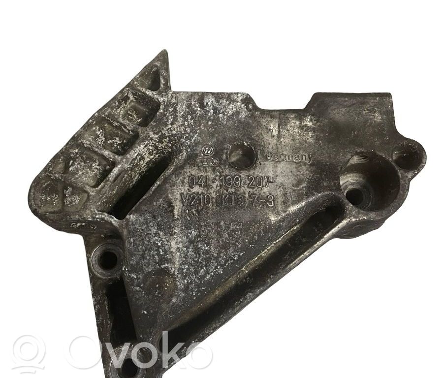 Volkswagen Caddy Engine mounting bracket 