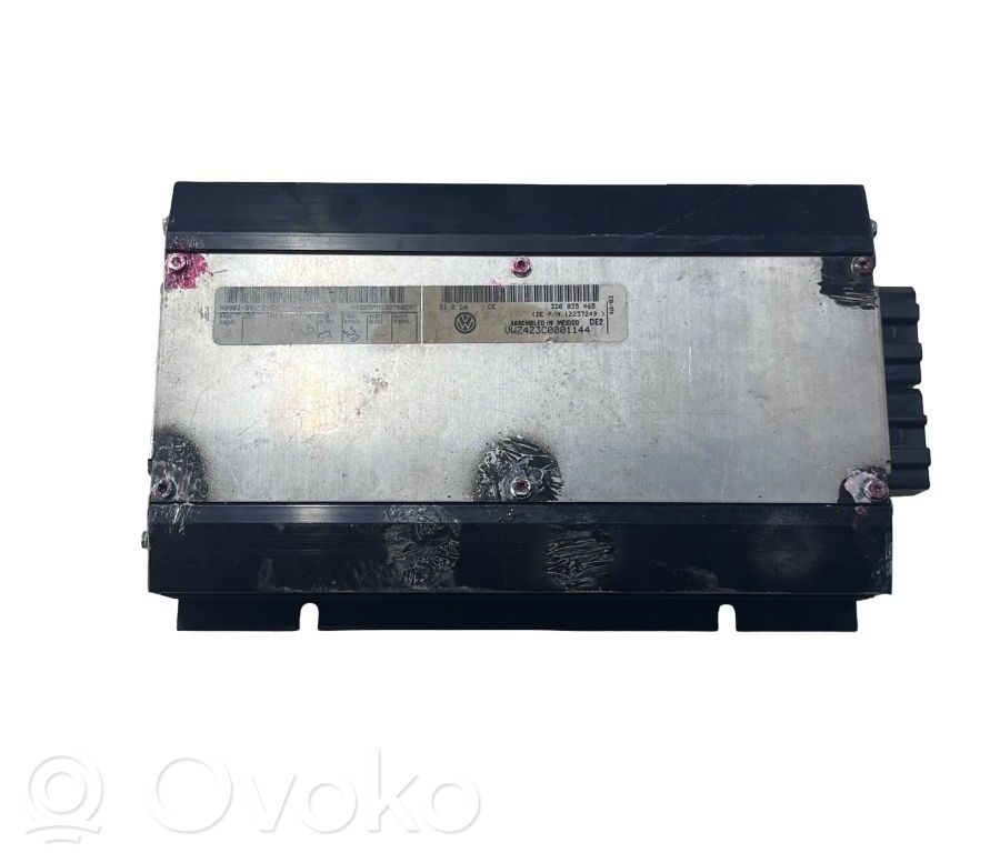 Volkswagen Phaeton Sound amplifier 