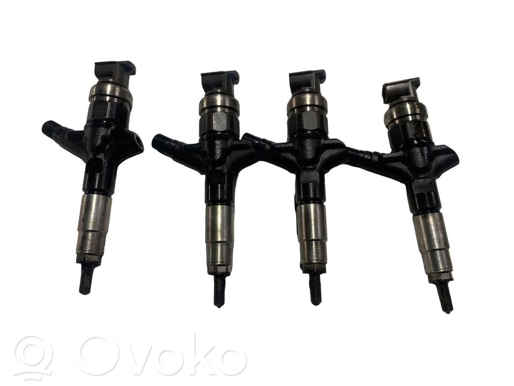 Fuel injectors set   16613AA020