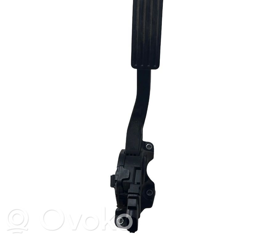 Akceleratoriaus pedalas   6G929F836FF