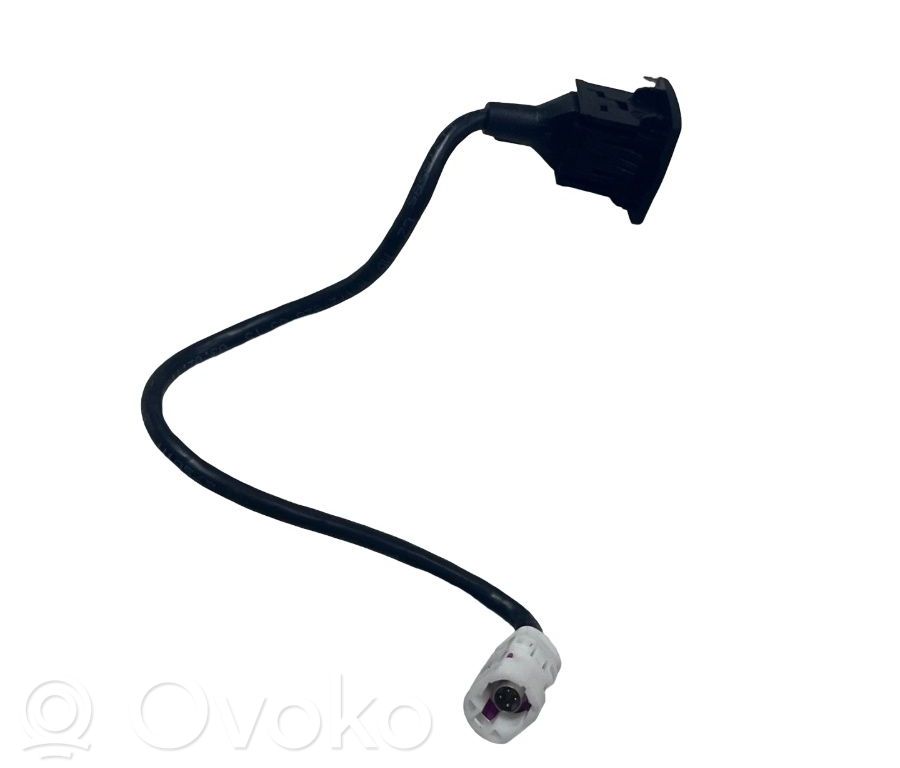 Enchufe conector USB   A1728200515