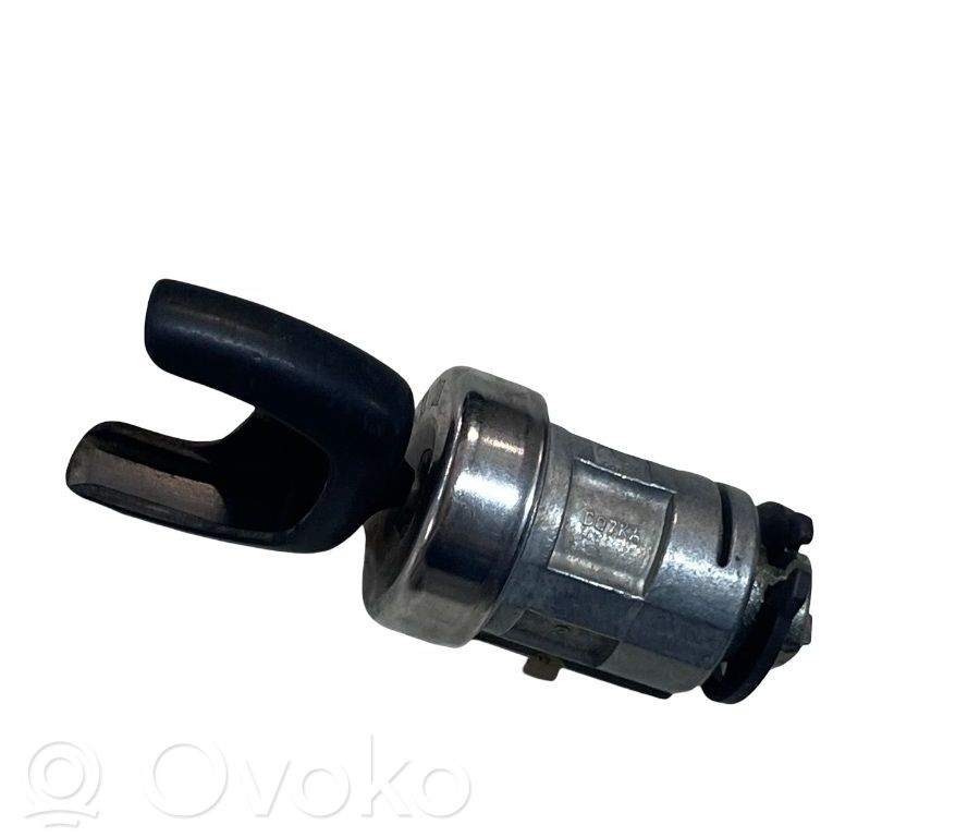 Užvedimo spynelė   UC592300