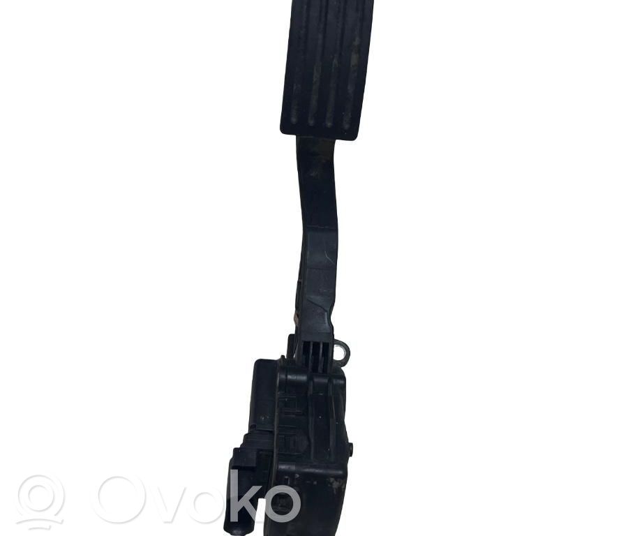 Pedal del acelerador   4M519F836AH