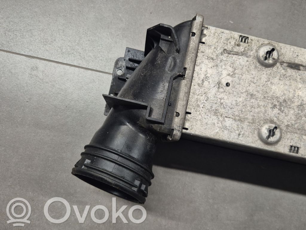 BMW M3 e92 Interkūlerio radiatorius 
