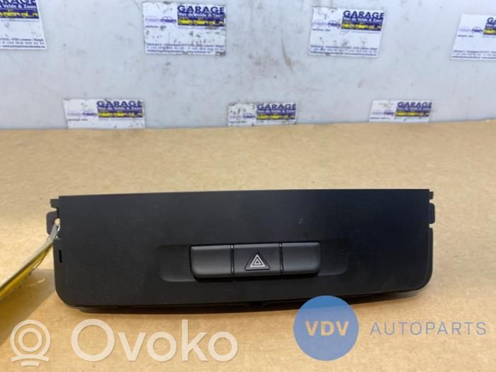 Mercedes-Benz Vito Viano W447 Przycisk świateł awaryjnych 