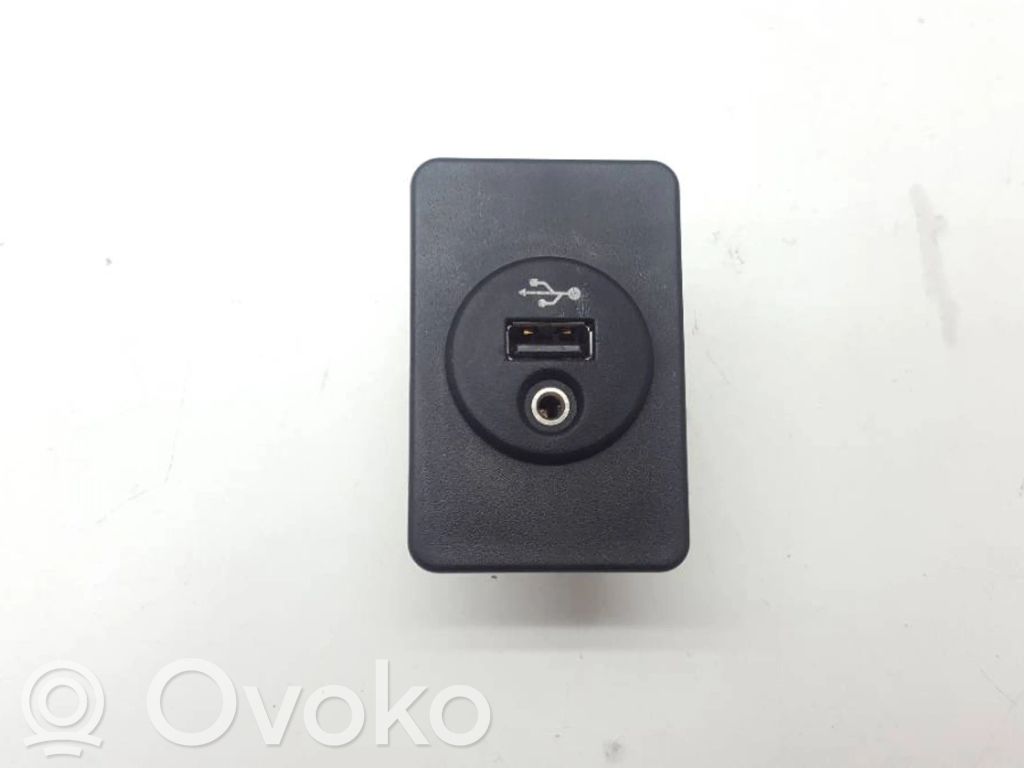 USB jungtis   684403VU1A