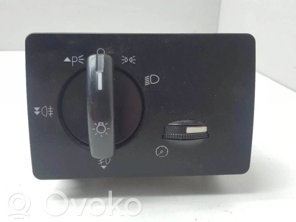 Ford C-MAX I Light switch 