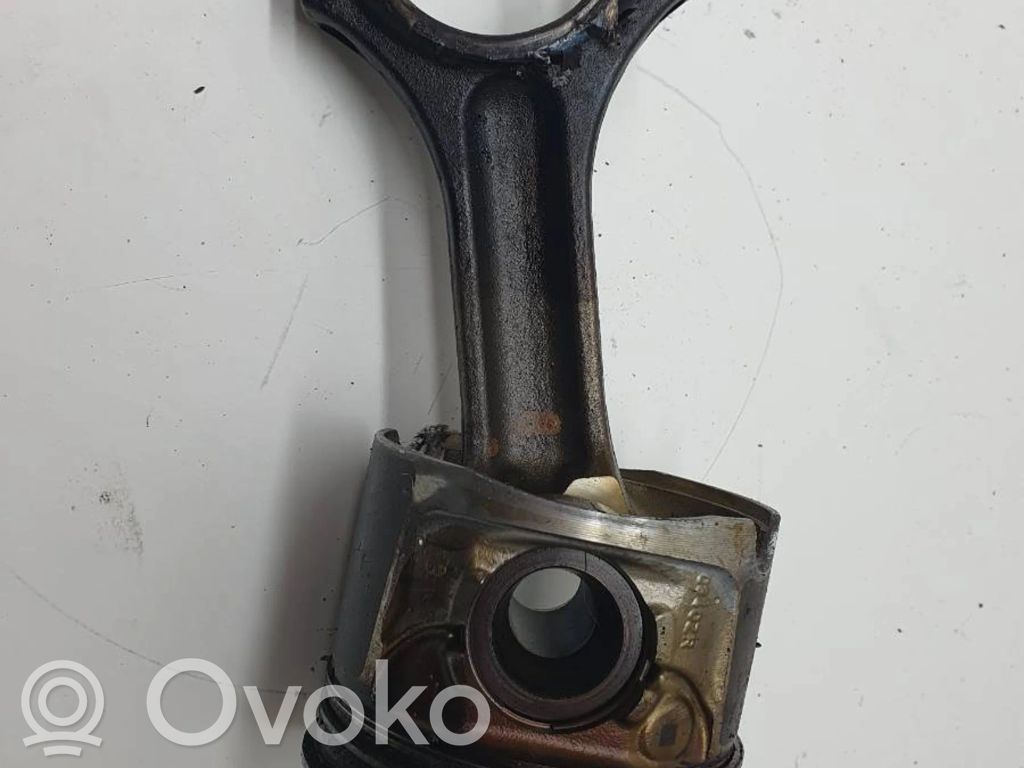 BMW 5 F10 F11 Piston 
