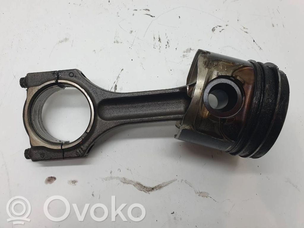 BMW 5 F10 F11 Piston 