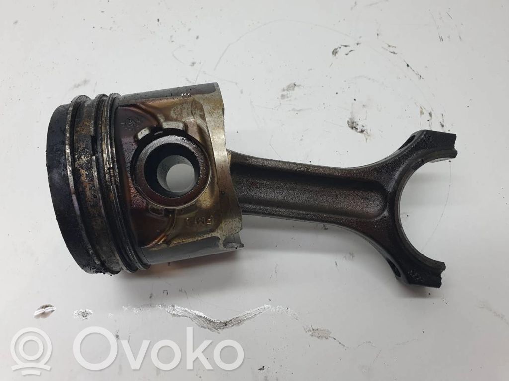 BMW 5 F10 F11 Piston 
