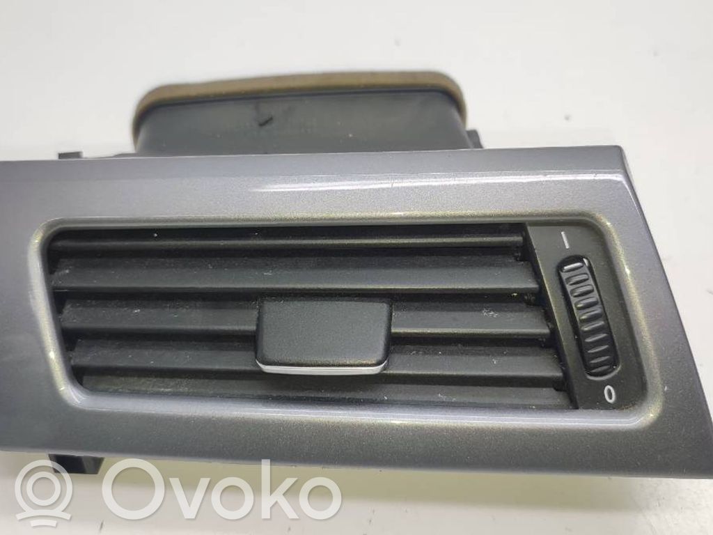 BMW 5 E60 E61 Centrinės oro grotelės 