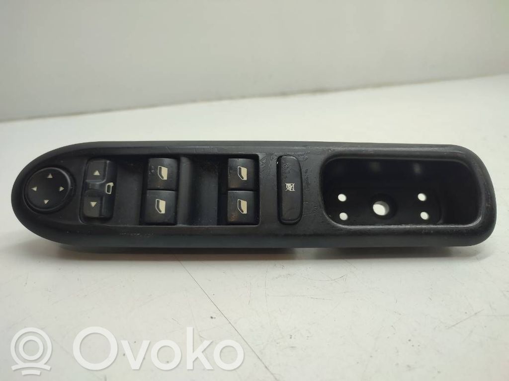 Peugeot 407 Przełącznik / Przycisk otwierania szyb 