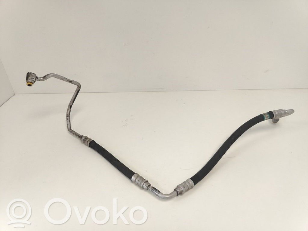 BMW 3 E90 E91 Ilmastointilaitteen putki (A/C) 