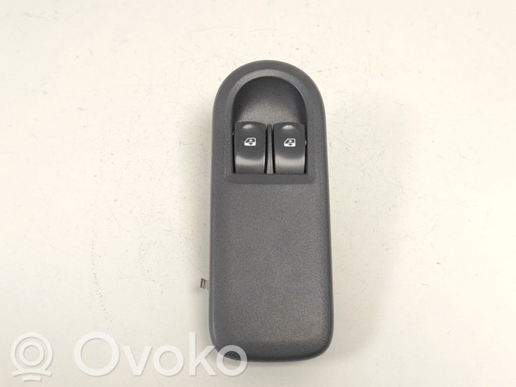 Renault Clio III Electric window control switch 