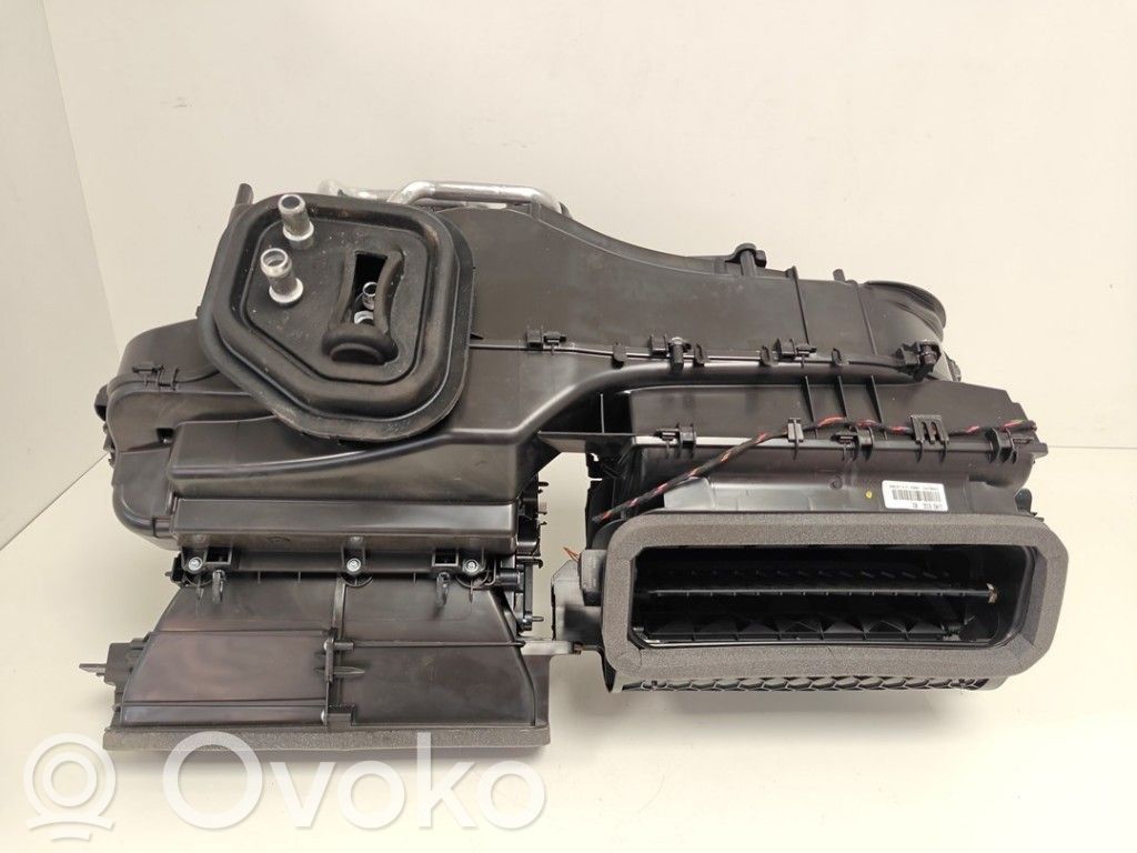 Volvo XC40 Obudowa nagrzewnicy 