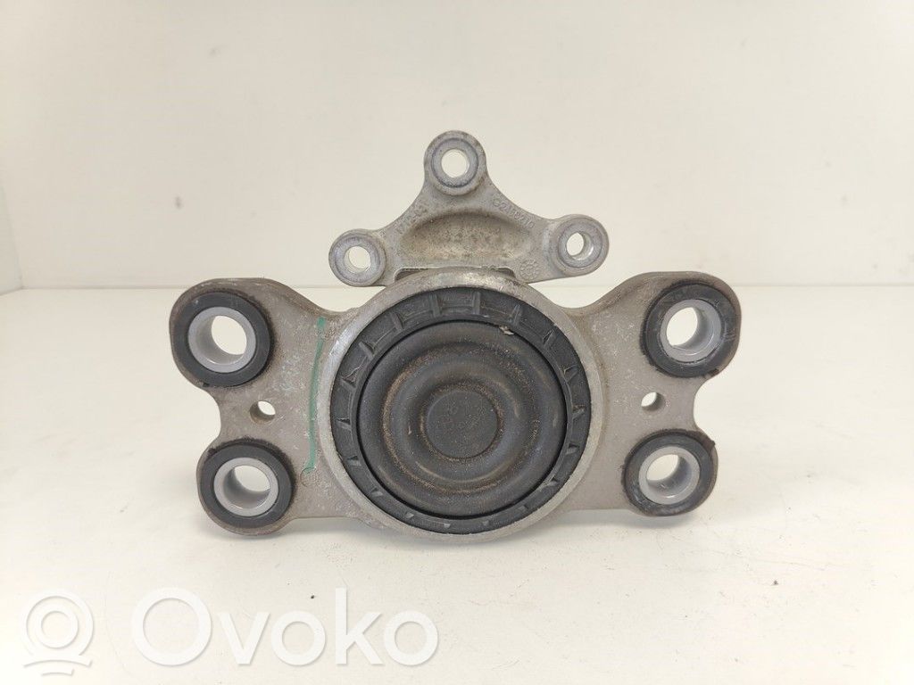 Volvo V60 Engine mount bracket 