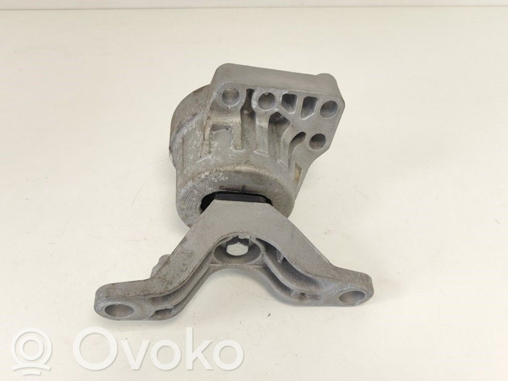 Volvo V60 Engine mount bracket 