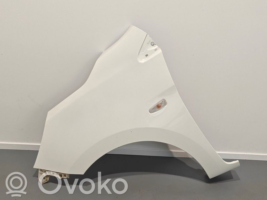 Mitsubishi Space Star Błotnik przedni 