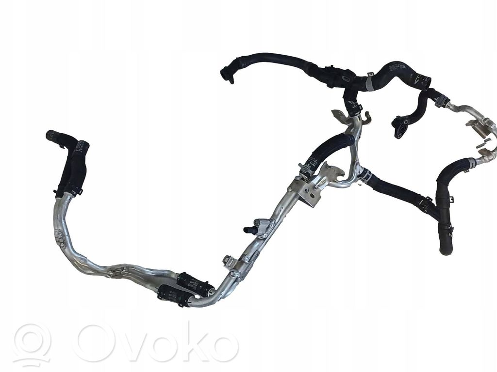 Audi A8 S8 D5 Engine coolant pipe/hose 
