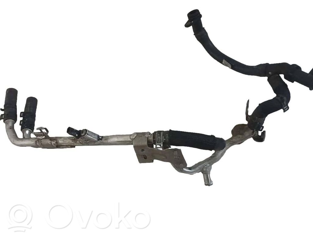 Volkswagen Touareg III Engine coolant pipe/hose 