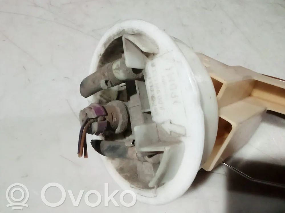 Audi A4 S4 B5 8D Interruptor de apertura del depósito de combustible 