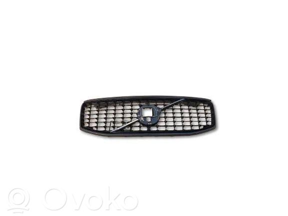 Volvo XC60 Front bumper upper radiator grill 