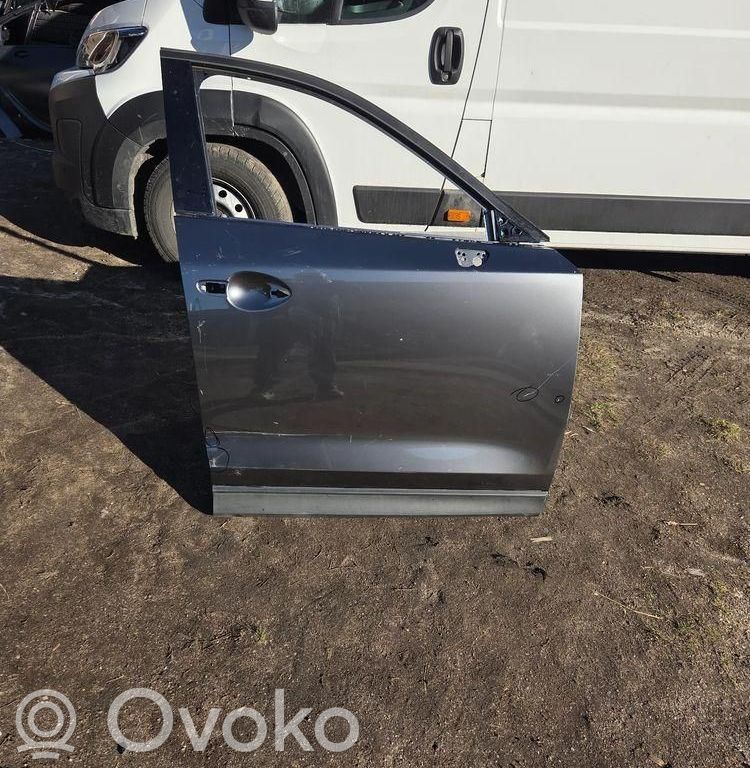 Puerta delantera   KB7W58010,KB7W58010