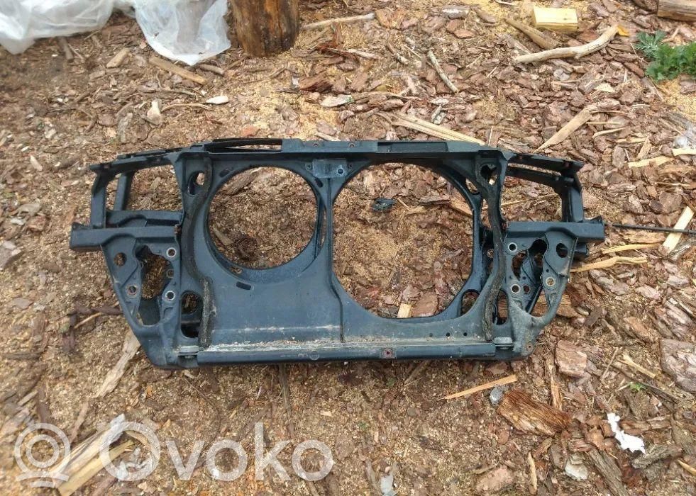 Audi A4 S4 B5 8D Pas przedni 