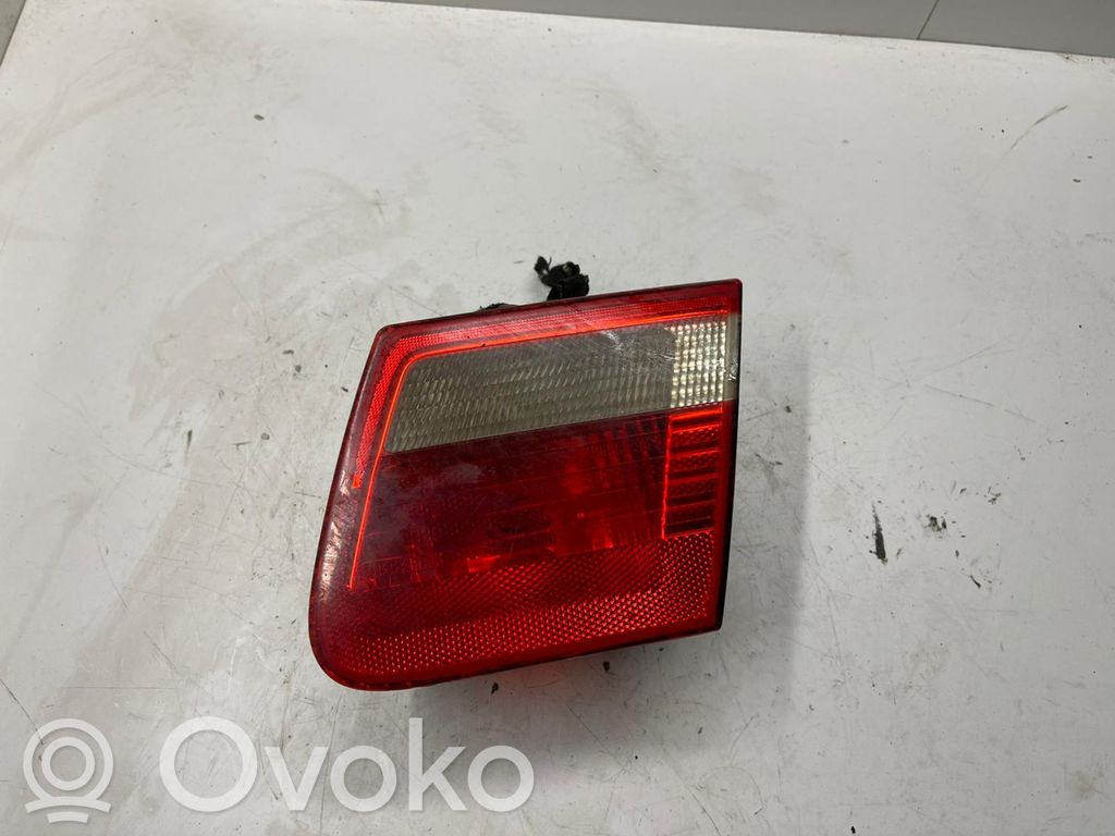 Tailgate rear/tail lights