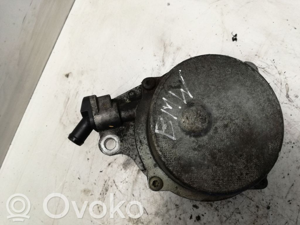 BMW 5 E39 Alipainepumppu 