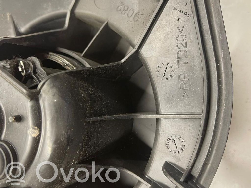 Audi A6 S6 C6 4F Wentylator nawiewu / Dmuchawa 