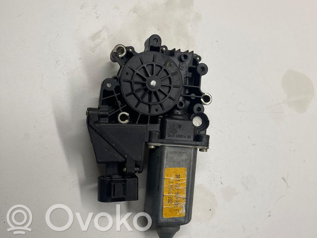 Audi A8 S8 D2 4D Rear door window regulator motor 