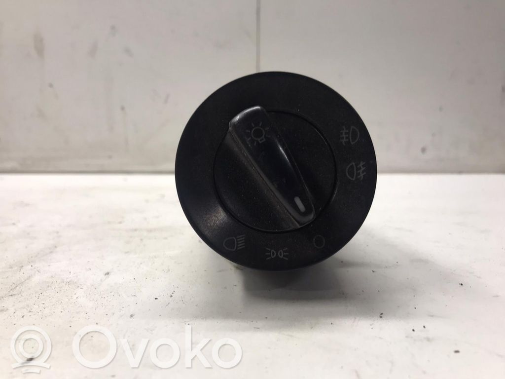 Skoda Octavia Mk1 (1U) Light switch 