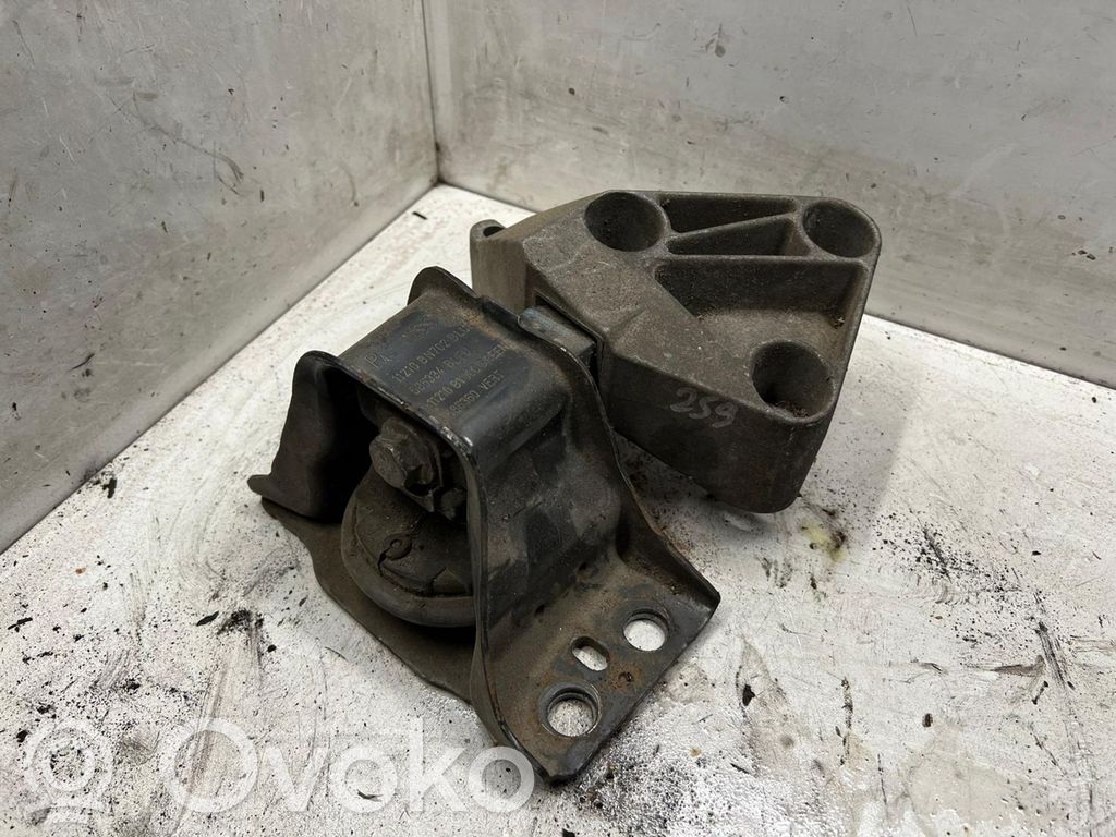 Renault Megane II Engine mount bracket 