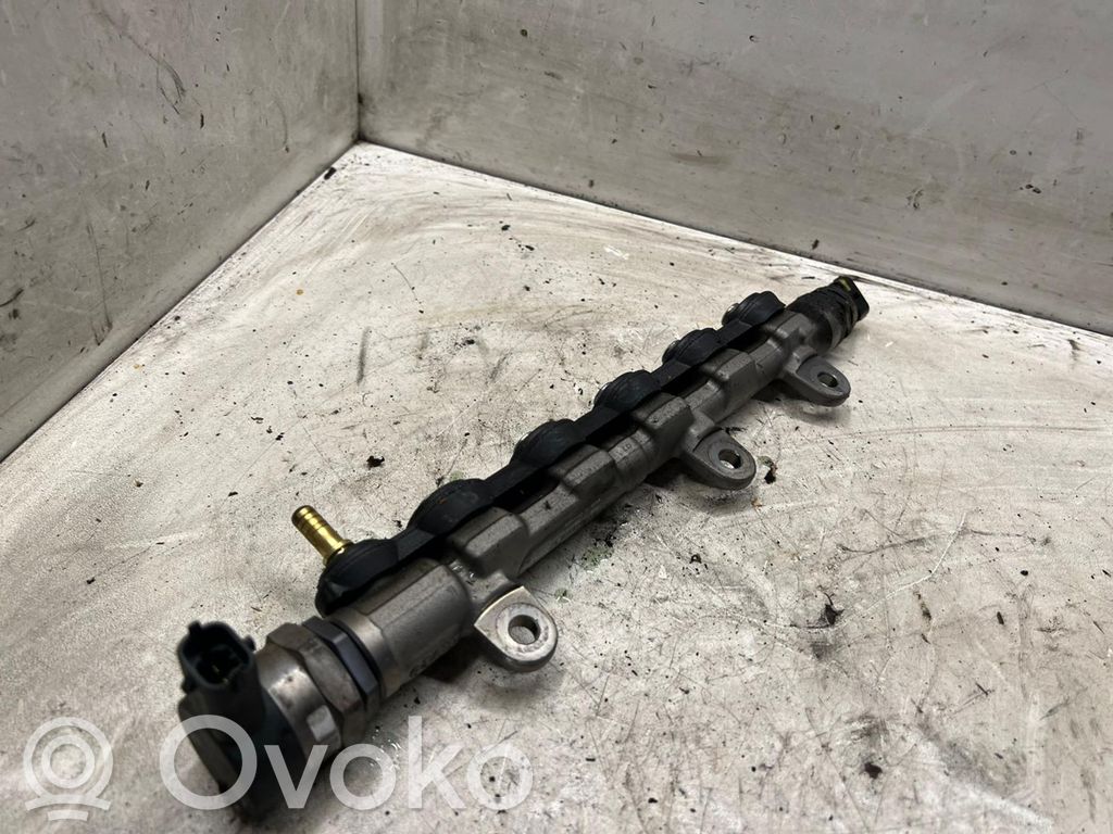 Nissan Qashqai+2 Listwa wtryskowa 