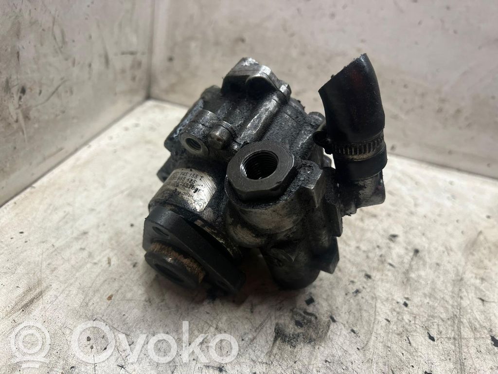 Audi A6 S6 C6 4F Ohjaustehostimen pumppu 
