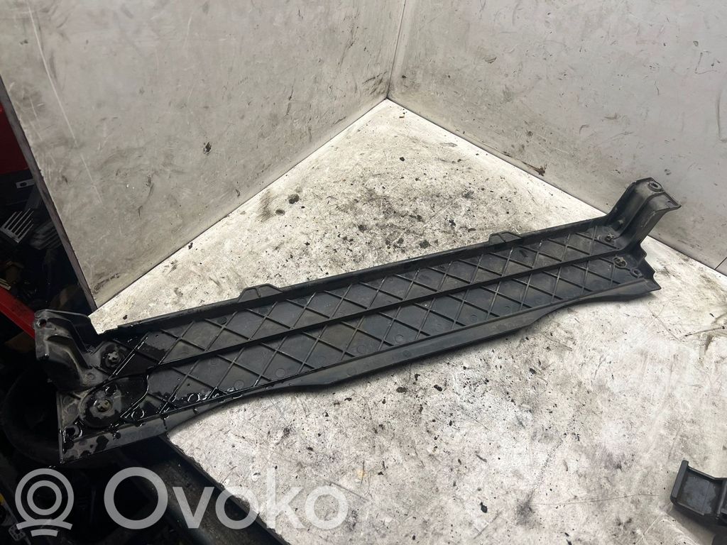 BMW X5 E70 Radiator trim 