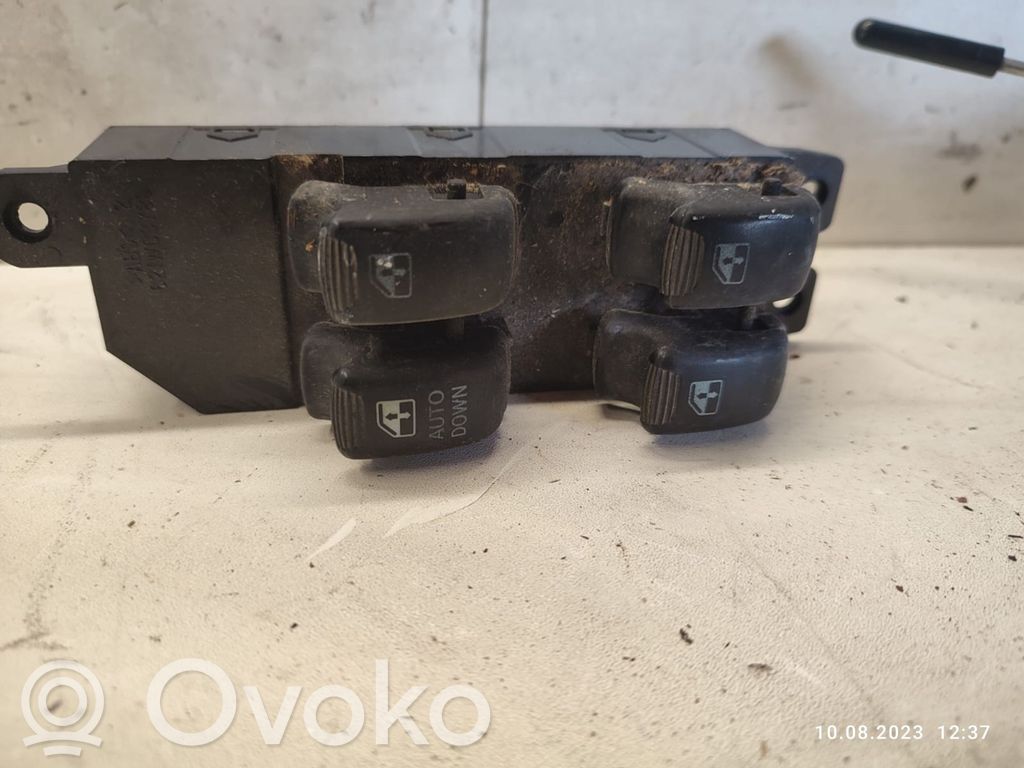 Hyundai Santa Fe Electric window control switch 