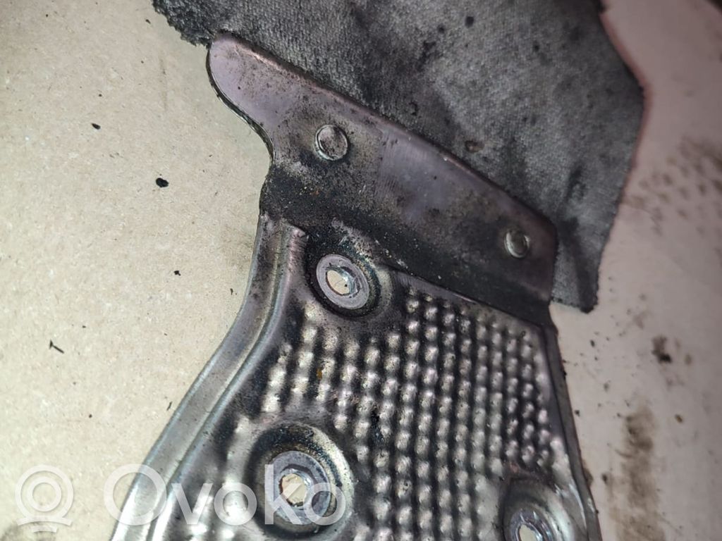 Audi A5 8T 8F Heat shield in engine bay 