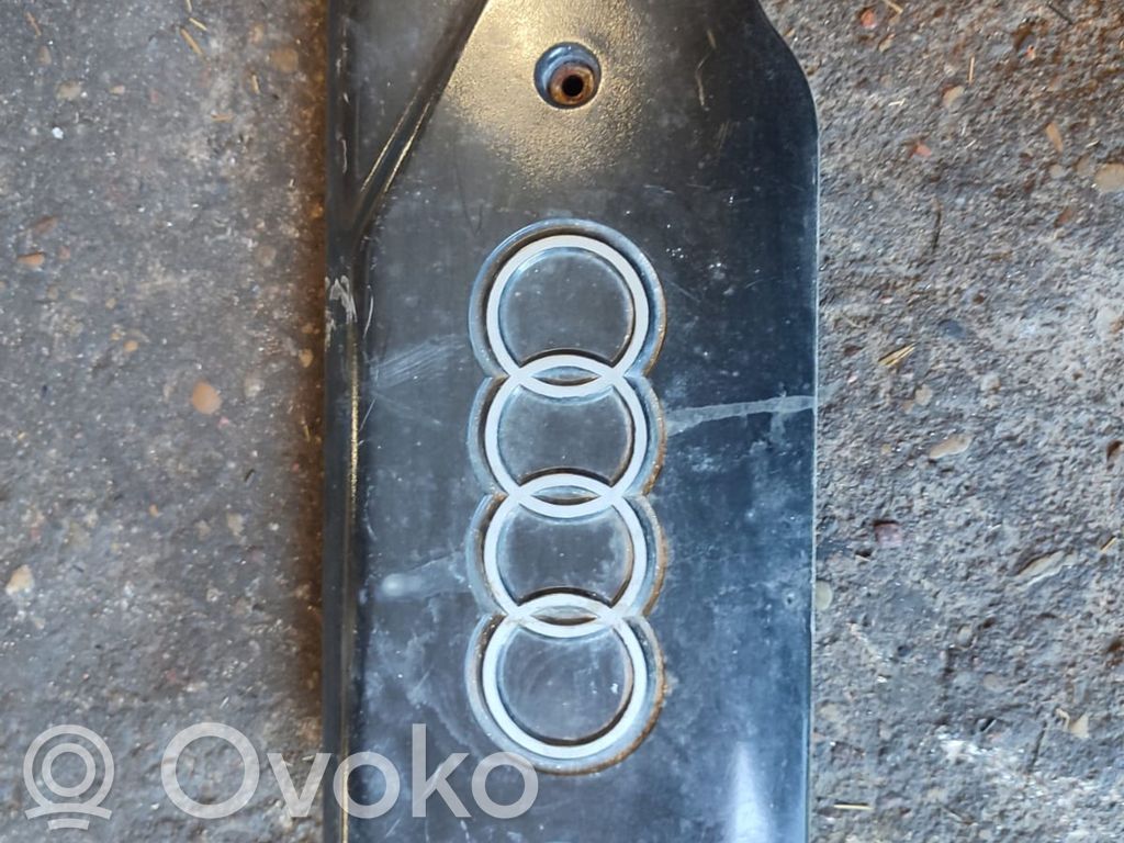 Audi A8 S8 D2 4D Moottorin koppa 