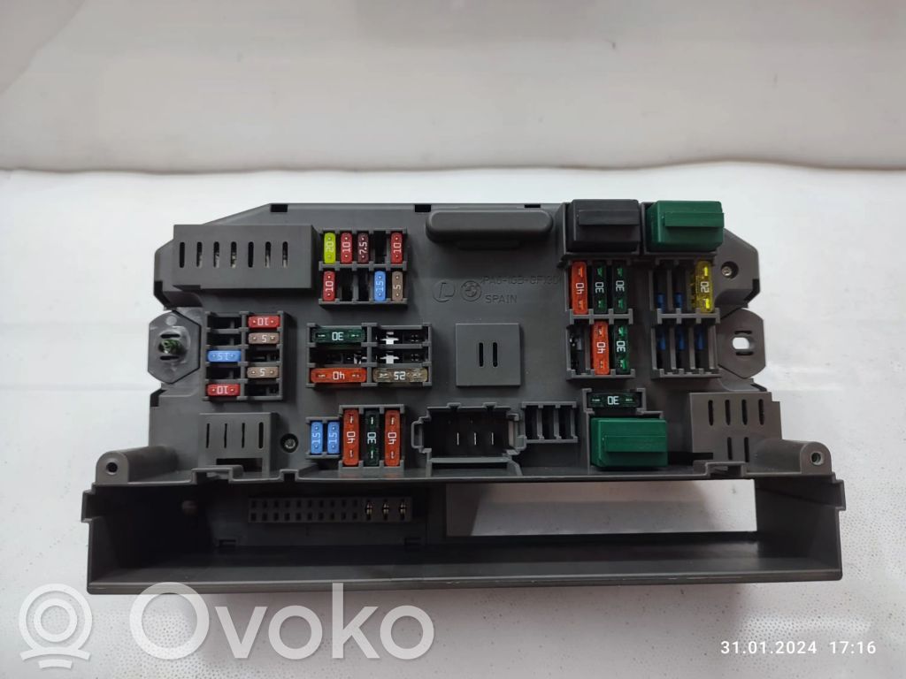 BMW X5 E70 Fuse module 