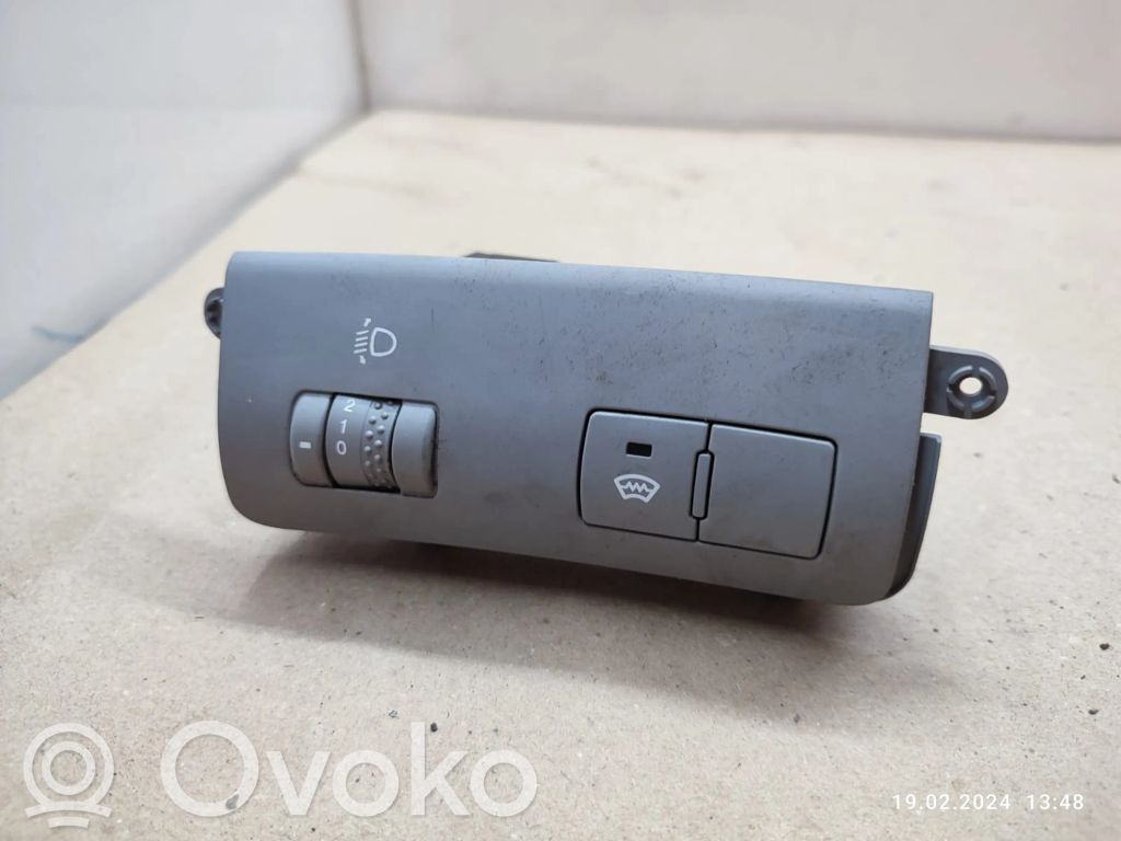 KIA Ceed Headlight level height control switch 
