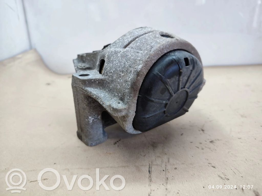 Engine mount bracket
