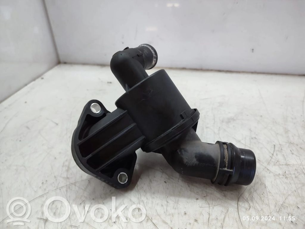 Audi A4 S4 B8 8K Termostat/carcasă termostat 